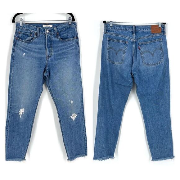 Levi's Wedgie Women's Raw Hem Tapered Ankle Jeans Blue Denim Acid Wash Size 30 - Picture 1 of 13